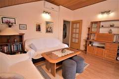 Ferienwohnung - Guest House Kanjuo - Two Bedroom Apartment with Terrace and Garden View - Ferienunterkunft in Mlini (5 Personen)