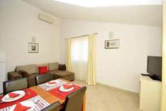 Ferienwohnung - Apartments Villa Moonlight - Standard One Bedroom Apartment with Balcony (Alice) - Ferienunterkunft in Okrug Gornji (4 Personen)