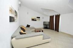 Ferienwohnung - Apartments Villa Moonlight - Two Bedroom Apartment with Sea View Balcony and Terrace (Delux) - Ferienunterkunft in Okrug Gornji (5 Personen)