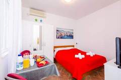 Ferienwohnung - Miracle Apartments - Studio Apartment with Terrace and City View - Ferienunterkunft in Dubrovnik (2 Personen)