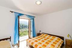 Ferienwohnung - Villa Peragić - Triple Room with Balcony and Private External Bathroom - Ferienunterkunft in Molunat (3 Personen)
