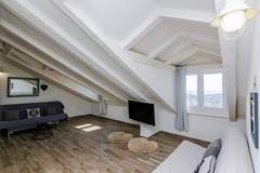 Ferienwohnung - Apartments Life - Two Bedroom Apartment with Balcony and Sea View - Ferienunterkunft in Dubrovnik (6 Personen)