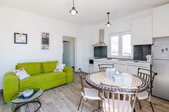 Ferienwohnung - Apartments Life - One Bedroom Apartment with Balcony and Sea View - Ferienunterkunft in Dubrovnik (4 Personen)