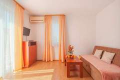 Ferienwohnung - Apartments Island Beat - Two Bedroom Apartment with Balcony (A3) (ST) - Ferienunterkunft in Supetar (4 Personen)