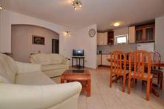 Ferienwohnung - Apartments Seagull - Comfort Two Bedroom Apartment with Sea View Balcony (Tonko) - Ferienunterkunft in Postira (4 Personen)