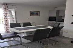 Ferienwohnung - Apartments Seagull - Two Bedroom Apartment with Balcony (Grozdana) - Ferienunterkunft in Postira (5 Personen)