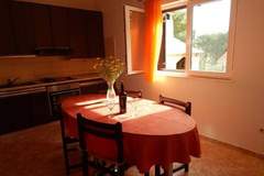 Ferienwohnung - Apartments Mimose - Two Bedroom Apartment with Terrace (Sara) - Ferienunterkunft in Milna (4 Personen)