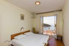 Ferienwohnung - Beautiful Nest Rooms - One Bedroom Suite with Balcony and Sea view (Br. 2) - Ferienunterkunft in Dubrovnik (2 Personen)