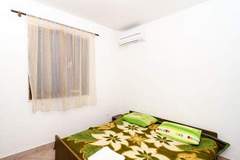 Ferienwohnung - Villa Peragić - Triple Room with Balcony - Ferienunterkunft in Molunat (3 Personen)