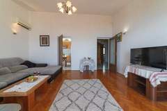 Ferienwohnung - Apartments Sunrise ( Duilovo ) -Superior Three Bedroom Apartment with Sea View Terrace - Ferienunterkunft in Split (6 Personen)