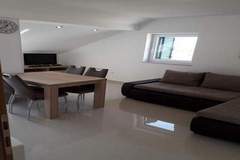 Ferienwohnung - Apartments Mlikota - One Bedroom Apartment with Balcony - A5 59675 - Ferienunterkunft in Zaton (4 Personen)