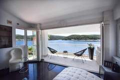 Ferienwohnung - Apartment OM - One Bedroom Apartment with Balcony and Sea view - Ferienunterkunft in Povlja (2 Personen)
