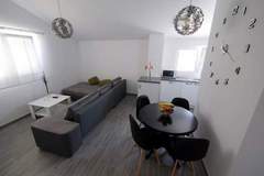 Ferienwohnung - Apartments Maza - One Bedroom Apartment (Antonio) - Ferienunterkunft in Zadar (4 Personen)