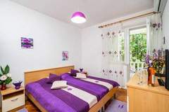 Ferienwohnung - Apartments & Rooms Mara & Petrunjela - Deluxe Double Room with Sea View (Dvokrevetna soba Deluxe s bračnim krevetom i bočnim pogledom na more) - BR. 4 - Ferienunterkunft in Cavtat (2 Personen)