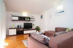 Ferienwohnung - Apartment Spalato - Three Bedroom Apartment with Terrace - Ferienunterkunft in Bibinje (5 Personen)