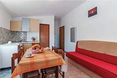 Ferienwohnung - Apartments Hak - One Bedroom Apartment with Balcony  (A1) - Ferienunterkunft in Vir (4 Personen)