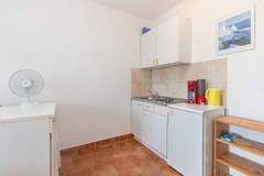 Ferienwohnung - Apartments Ilija Njavro - Studio Apartment with Balcony (Apartment 1) - Ferienunterkunft in Jadranovo (2 Personen)