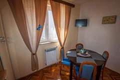 Ferienwohnung - Apartments Amalia - Two Bedroom Apartment with Roofed Terrace (Amalia 2) - Ferienunterkunft in Zadar (4 Personen)