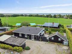 Ferienhaus - Ferienhaus Yngvy - 500m from the sea