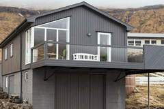 Ferienhaus - Ferienunterkunft in Oyrareingir (4 Personen)