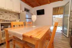Ferienhaus - Greenside Cottage Lumi-Two Bedroom Holiday Home with Terrace and Sea view - Ferienunterkunft in Vela Luka (4 Personen)