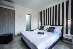 Ferienwohnung - Apartments Sunshine Home - Double Room with balcony ( Black ) - Ferienunterkunft in Vela Luka (2 Personen)