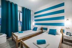Ferienwohnung - Apartments Sunshine Home - Twin Room ( Blue ) - Ferienunterkunft in Vela Luka (2 Personen)