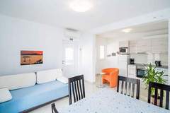 Ferienwohnung - Villa Samba - Two-Bedroom Apartment with Terrace and Sea View - A4+1 - Ferienunterkunft in Mlini (5 Personen)