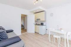 Ferienwohnung - Color Apartments - Comfort One Bedroom Apartment with Terrace and Partial Sea View (Yellow) - Ferienunterkunft in Mlini (4 Personen)