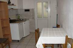 Ferienwohnung - Apartments Pinija - Two Bedroom Apartment with Terrace (A5) - (ST) - Ferienunterkunft in Supetar (4 Personen)
