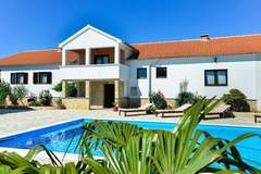 Ferienhaus, Exklusive Unterkunft - Ferienunterkunft in Zadar (12 Personen)