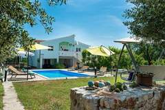 Ferienhaus - Ferienunterkunft in Sukosan (8 Personen)