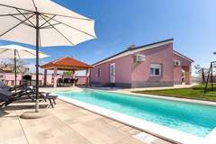 Ferienhaus - Ferienunterkunft in Rakalj (6 Personen)