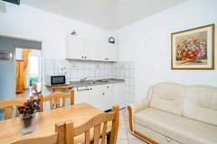 Ferienwohnung - Apartments Nikolina (LU) - Two-Bedroom Apartment with Balcony - Ferienunterkunft in Lumbarda (5 Personen)