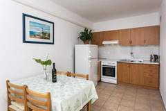 Ferienwohnung - Apartments Stipo - Two Bedroom Apartment with Balcony and Sea View (A3) - Ferienunterkunft in Drace (4 Personen)