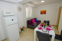 Ferienwohnung - Apartments Vesela - Premium One Bedroom Apartment with Terrace and Partial Sea View - Ferienunterkunft in Janjina (4 Personen)