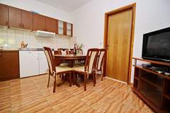 Ferienwohnung - Apartments Veselka, Lumbarda  - One Bedroom Apartment with Terrace and Garden  View (Apt 6) - Ferienunterkunft in Lumbarda (4 Personen)