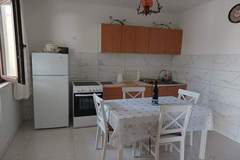 Ferienwohnung - Studio Apartment Nikola - Two bedroom apartment with Terrace - Ferienunterkunft in Janjina (4 Personen)