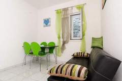 Ferienwohnung - Apartments Ammos - One Bedroom Apartment with Shared Terrace and Sea View (Veliki) - Ferienunterkunft in Saplunara (3 Personen)