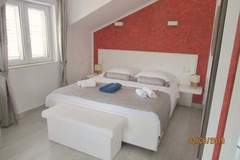 Ferienwohnung - Villa Mirosa-Double Room with Forest View ( 7 ) - Ferienunterkunft in Saplunara (2 Personen)