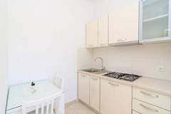 Ferienwohnung - Apartments & Rooms Barišić - Standard Studio Apartment with Balcony and Garden View (G1-6) - Ferienunterkunft in Kupari (2 Personen)