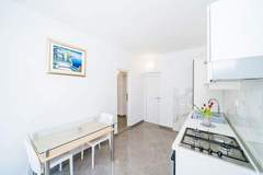 Ferienwohnung - Apartments & Rooms Barišić-Standard One Bedroom Apartment with Balcony and Garden View(APT-3) - Ferienunterkunft in Kupari (2 Personen)