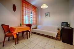 Ferienwohnung - Apartments Malo Lago - One-Bedroom Apartment with Balcony and Sea View - 2nd floor (Apartment 7) - Ferienunterkunft in Lastovo (3 Personen)