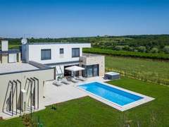 Ferienhaus, Exklusive Unterkunft - Ferienhaus, Villa Chiara