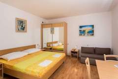 Ferienwohnung - Apartments Bibijana- Premium Studio Apartment with Patio and Sea View (APARTMAN 3) - Ferienunterkunft in Mlini (2 Personen)
