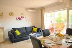 Ferienwohnung - Apartments Villa Rea Orebić - One Bedroom Apartment with Terrace ( 3 ) - Ferienunterkunft in Orebić (4 Personen)