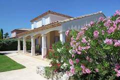 Ferienhaus, Exklusive Unterkunft - La Vallée de la Sainte Baume - Ferienunterkunft in Nans-les-Pins (6 Personen)
