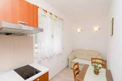 Ferienwohnung - Apartments Skurla - One Bedroom Apartment with Terrace ( A3 ) - Ferienunterkunft in Saplunara (3 Personen)