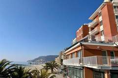 Ferienwohnung - Residence Stella Maris-3 PAX Sea view-M3VM - Ferienunterkunft in Pietra Ligure (3 Personen)