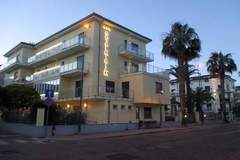 Ferienwohnung - Residence Miriam - APARTMENT TWO BEDROOMS - Ferienunterkunft in Pietra Ligure (4 Personen)